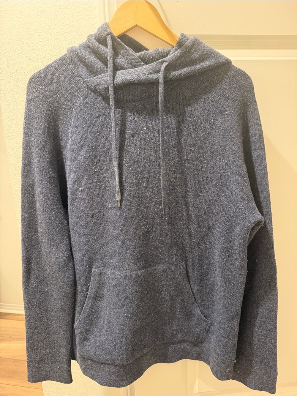 100% Wool VINCE Men's Blue Cozy Hooded Pullover Knit SWEATSHIRT